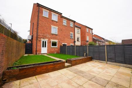 3 bedroom Town house for sale in Eldon Green, Tuxford, NG22