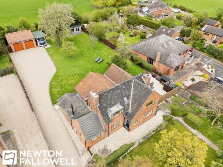 4 bedroom Detached house for sale in Top Street, Askham, NG22