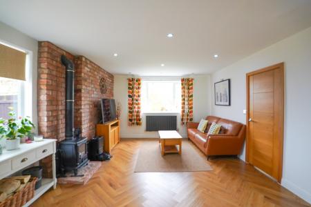 4 bedroom Detached house for sale in Top Street, Askham, NG22