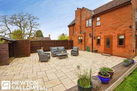 4 bedroom Detached house for sale in Top Street, Askham, NG22