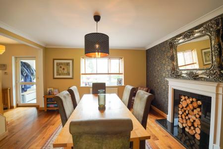 4 bedroom Detached house for sale in Top Street, Askham, NG22