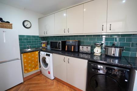 4 bedroom Detached house for sale in Top Street, Askham, NG22