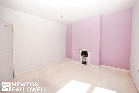 2 bedroom Terraced House for sale in Whitehall Road, Retford, DN22