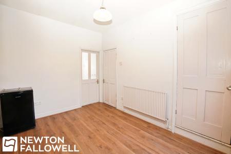 2 bedroom Terraced House for sale in Whitehall Road, Retford, DN22