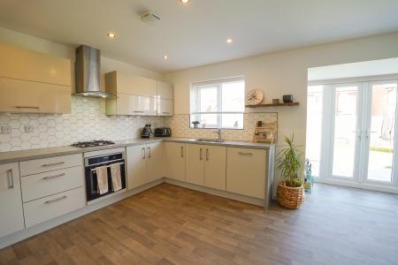 4 bedroom Detached house for sale in Monsella Grove, Retford, DN22
