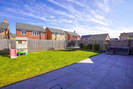 4 bedroom Detached house for sale in Monsella Grove, Retford, DN22