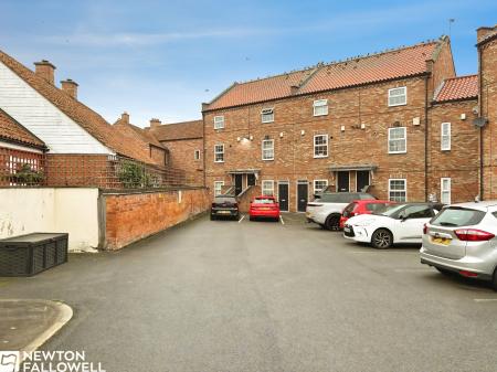 2 bedroom Flat for sale in Wellesley Court, Retford, DN22