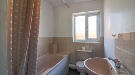 2 bedroom Terraced House to let in Holdenby Close, Retford, DN22