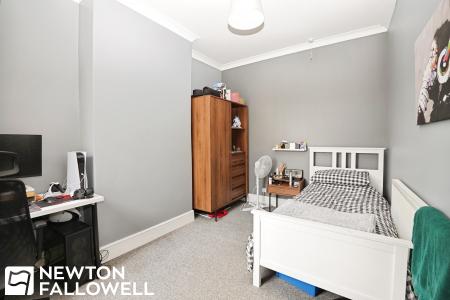 3 bedroom Terraced House for sale in Dominie Cross Road, Retford, DN22