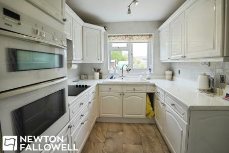 3 bedroom Semi-detached house for sale in Ordsall Road, Retford, DN22