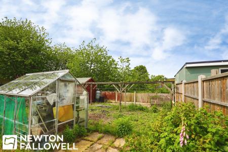 3 bedroom Semi-detached house for sale in Ordsall Road, Retford, DN22