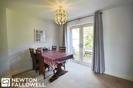 5 bedroom Detached house for sale in Headingly Road, Retford, DN22