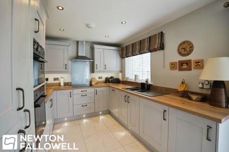 3 bedroom Bungalow to let in St Marys Close, Doncaster, DN10