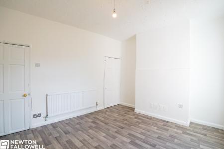 2 bedroom Terraced House to let in Grove Lane, Retford, DN22