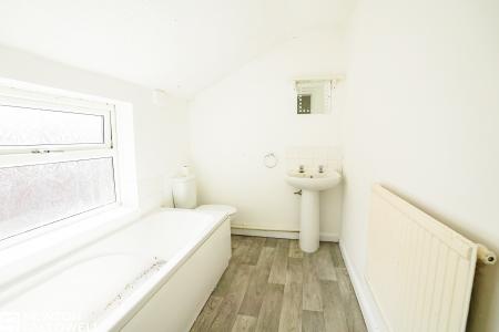 2 bedroom Terraced House to let in Grove Lane, Retford, DN22
