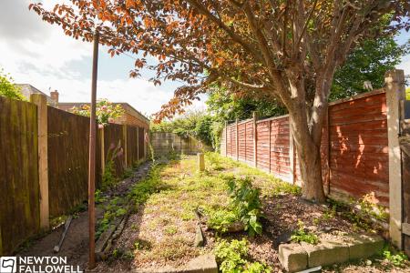 2 bedroom Terraced House to let in Grove Lane, Retford, DN22