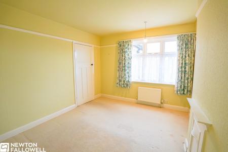 3 bedroom Semi-detached house for sale in Welham Road, Retford, DN22