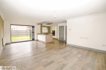 3 bedroom End of terrace house for sale in Hawfinch Meadows, Retford, DN22