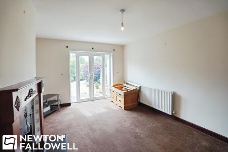 3 bedroom Semi-detached house for sale in Trinity Road, Retford, DN22
