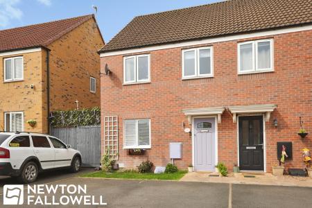3 bedroom Semi-detached house for sale in Black Hereford Way, Retford, DN22