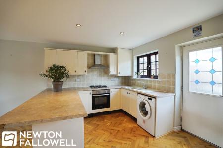 2 bedroom End of terrace house for sale in The Rotunda, Beckingham, DN10