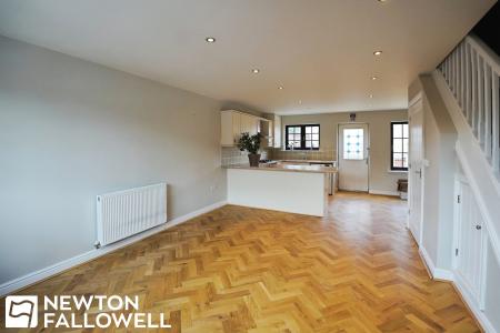 2 bedroom End of terrace house for sale in The Rotunda, Beckingham, DN10