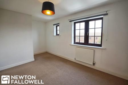 2 bedroom End of terrace house for sale in The Rotunda, Beckingham, DN10