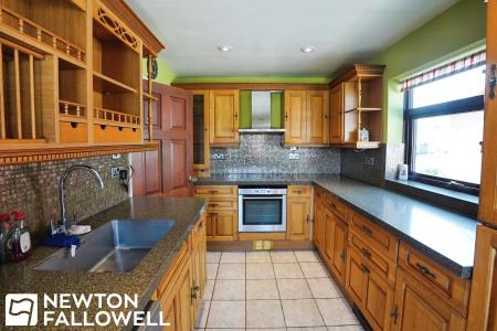2 bedroom Bungalow for sale in Orchard Drive, Rampton, DN22