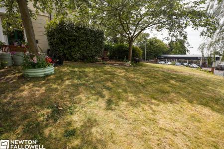 2 bedroom Apartment for sale in Hollymount, Retford, DN22