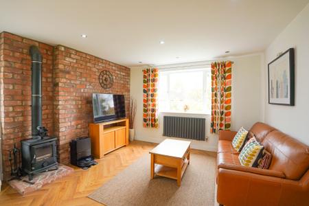 4 bedroom Detached house for sale in Top Street, Askham, NG22