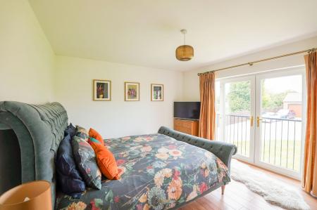 4 bedroom Detached house for sale in Top Street, Askham, NG22