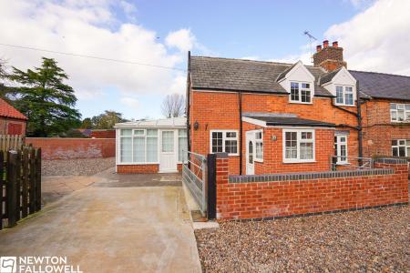 Great North Road, Gamston, DN22