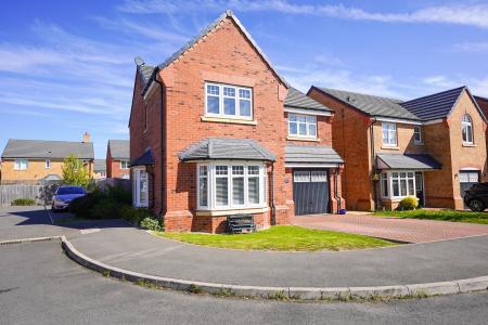 4 bedroom Detached house for sale in Monsella Grove, Retford, DN22