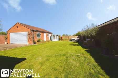 5 bedroom Detached bungalow for sale in Fingle Street, North Leverton, DN22