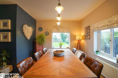 5 bedroom Detached bungalow for sale in Fingle Street, North Leverton, DN22