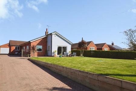 5 bedroom Detached bungalow for sale in Fingle Street, North Leverton, DN22