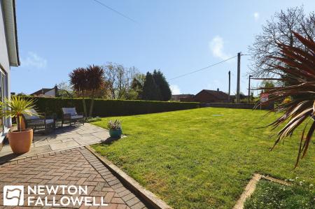 5 bedroom Detached bungalow for sale in Fingle Street, North Leverton, DN22