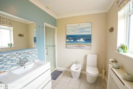 5 bedroom Detached bungalow for sale in Fingle Street, North Leverton, DN22