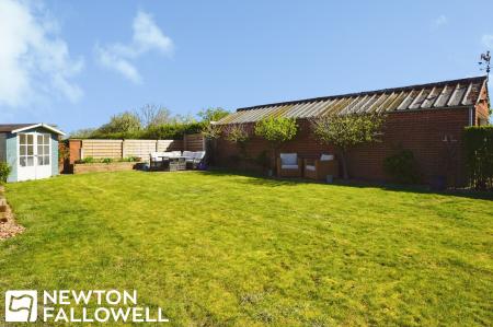 5 bedroom Detached bungalow for sale in Fingle Street, North Leverton, DN22