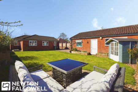 5 bedroom Detached bungalow for sale in Fingle Street, North Leverton, DN22