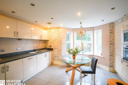 4 bedroom Semi-detached house for sale in Queen Street, Retford, DN22