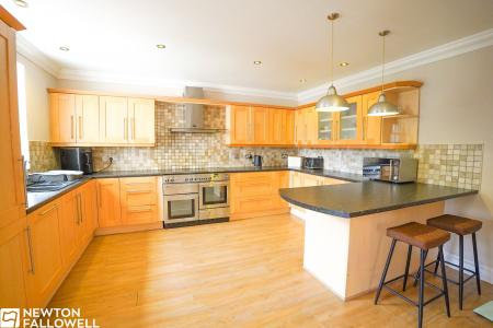 5 bedroom Detached house for sale in Main Street, Rampton, DN22