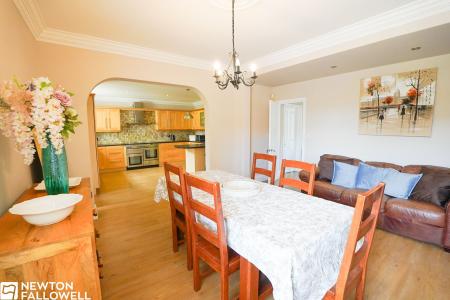 5 bedroom Detached house for sale in Main Street, Rampton, DN22
