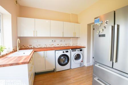 5 bedroom Detached house for sale in Main Street, Rampton, DN22