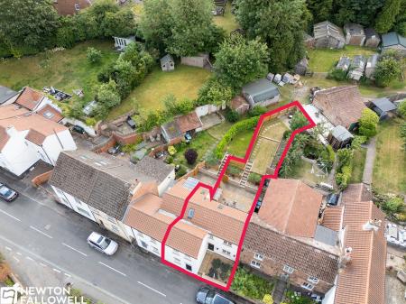 3 bedroom Terraced House for sale in High Street, Gringley-On-The-Hill, DN10