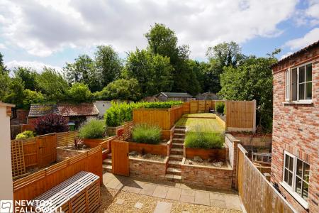 3 bedroom Terraced House for sale in High Street, Gringley-On-The-Hill, DN10