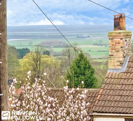 3 bedroom Terraced House for sale in High Street, Gringley-On-The-Hill, DN10