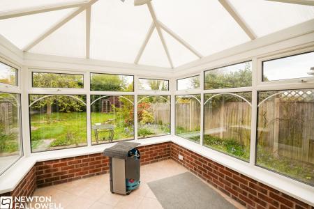 2 bedroom Detached bungalow for sale in Oaklands Lane, Retford, DN22