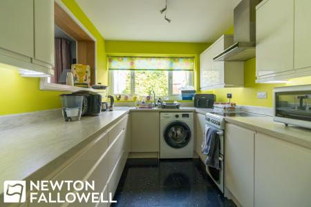 3 bedroom Detached bungalow for sale in South View Drive, Clarborough, DN22