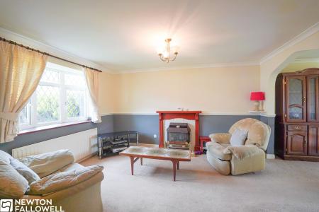 3 bedroom Semi-detached house for sale in Kingsmead, Retford, DN22